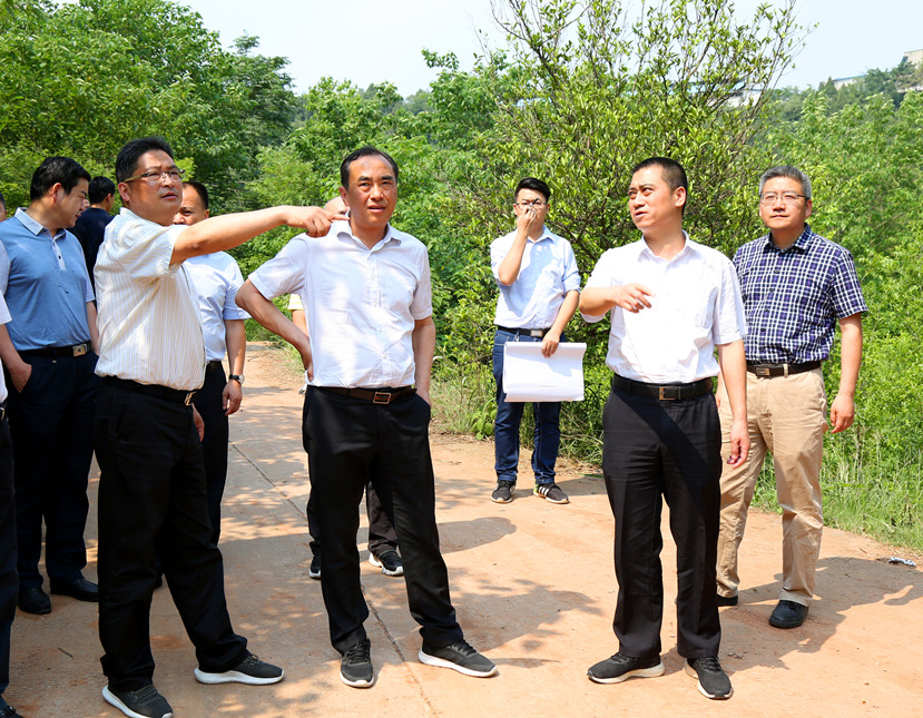 綜合整治環(huán)保項目 全力守護綠水青山 ——市委副書記、市長趙輝視察城市黑臭水體整治及污水垃圾處理設(shè)施項目
